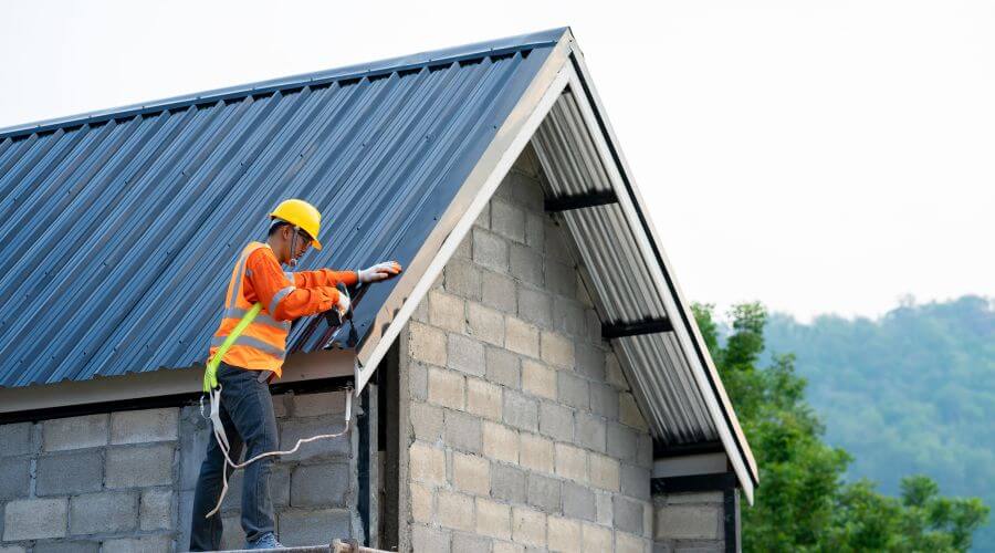 Professional gutter cleaning in East Wallingford, VT